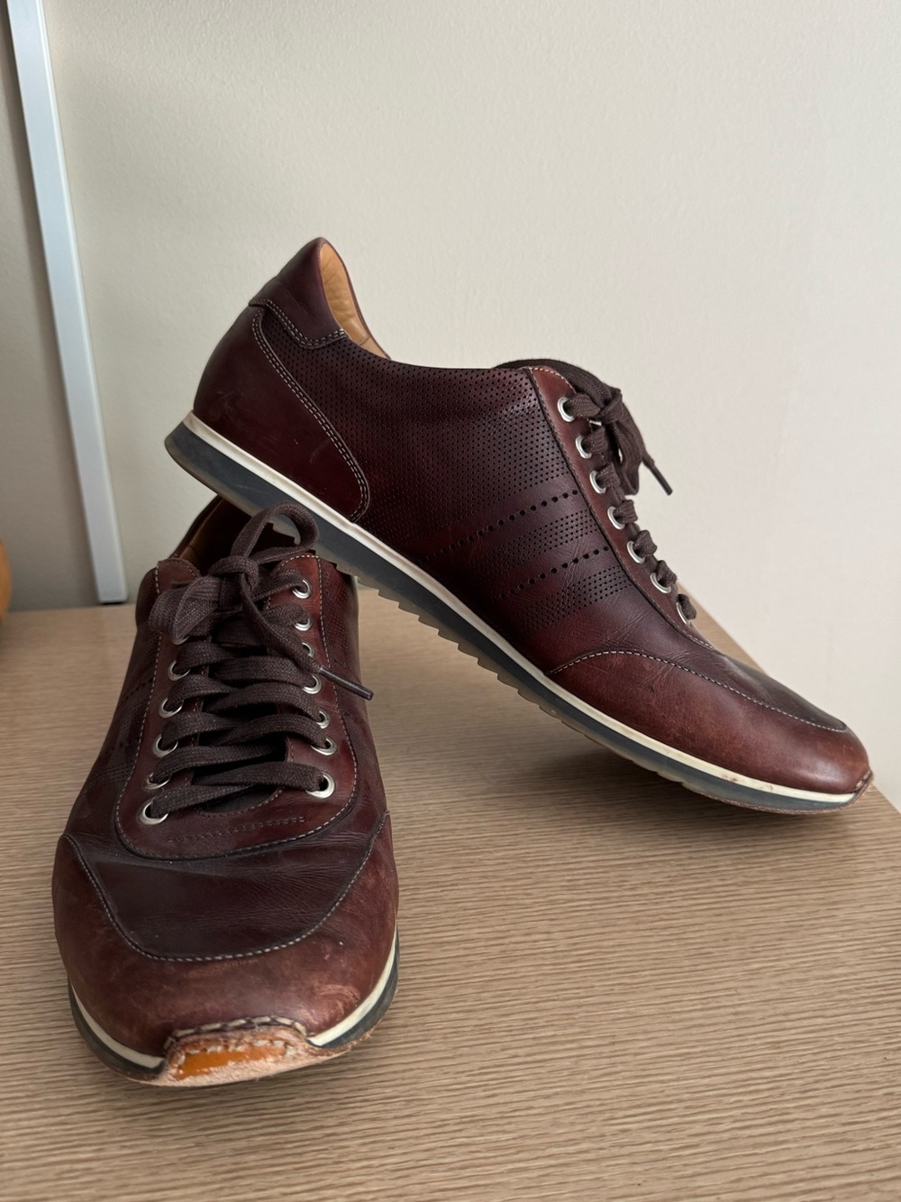 Magnanni Brown Leather Lace-Up Sneakers